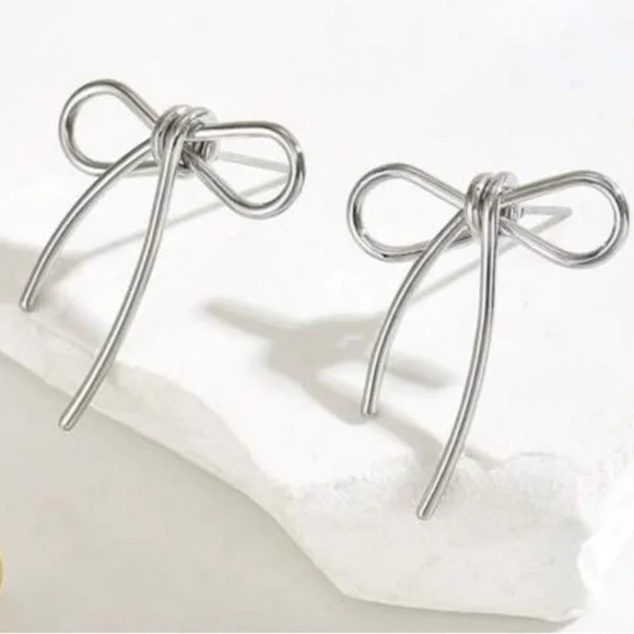 Silver Bow Earrings new - Picture 2 of 3